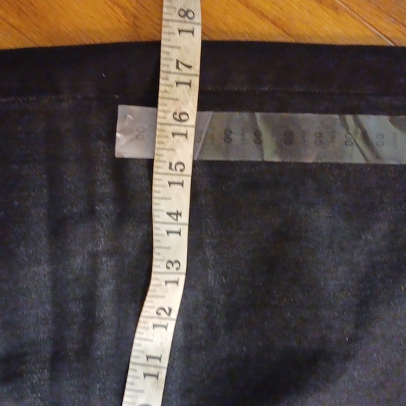 NWT American Eagle Black Distressed Mom Jeans - Picture 9 of 13